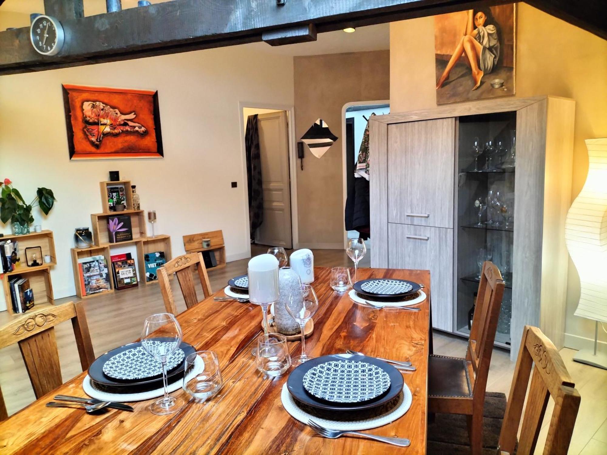 Dans Loft Partage, Cosy Et Spacieux! Homestay