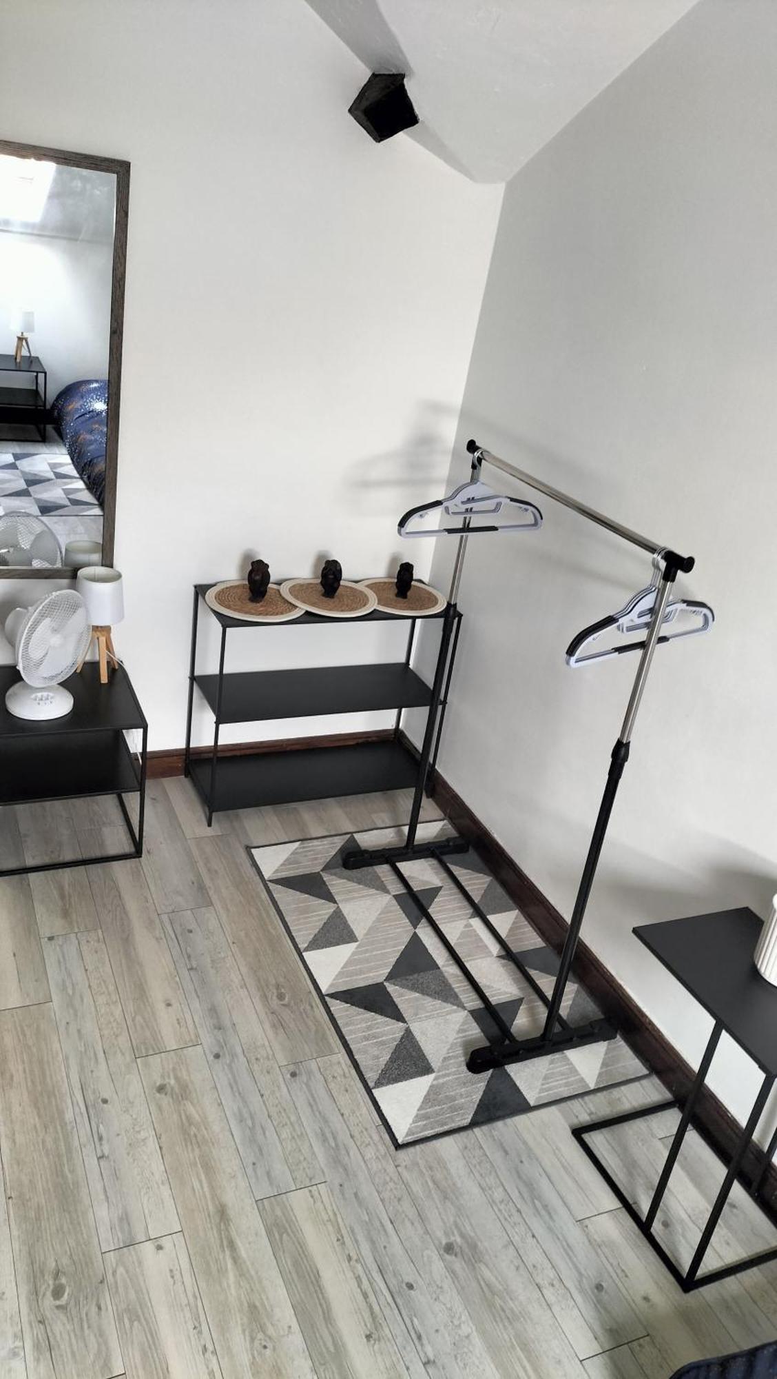 Dans Loft Partage, Cosy Et Spacieux! Homestay